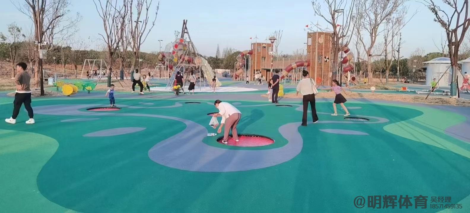 昆明公园跑道是用什么材料做成的